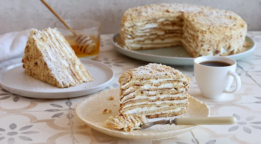 Домашний торт медовик на сковороде со сгущенкой | Пошаговый рецепт