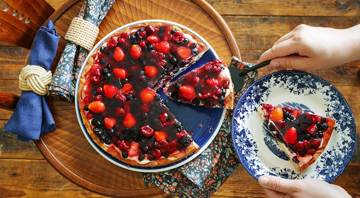 Классический тирольский пирог с ягодами (ягодный пирог)