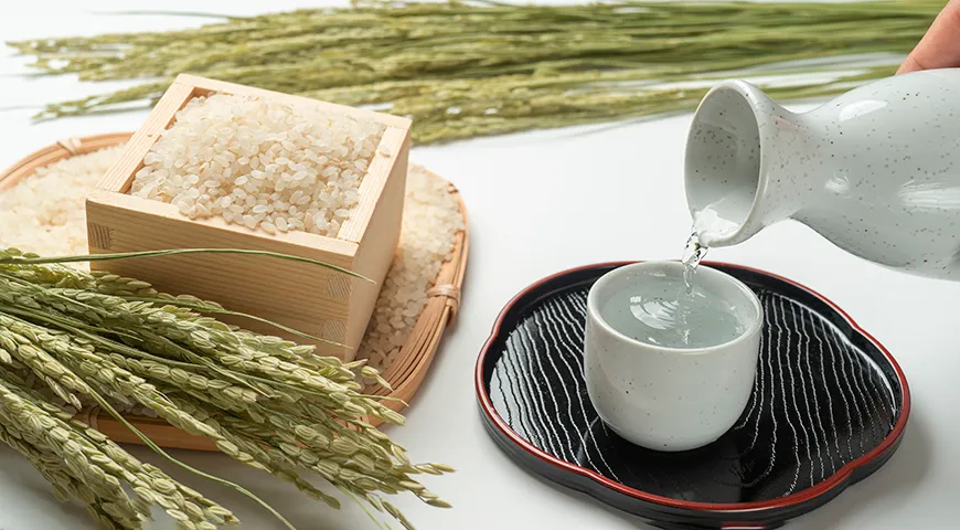 Классическое фильтрованное рисовое вино (большинство видов саке и хуанцзю) должно быть прозрачным