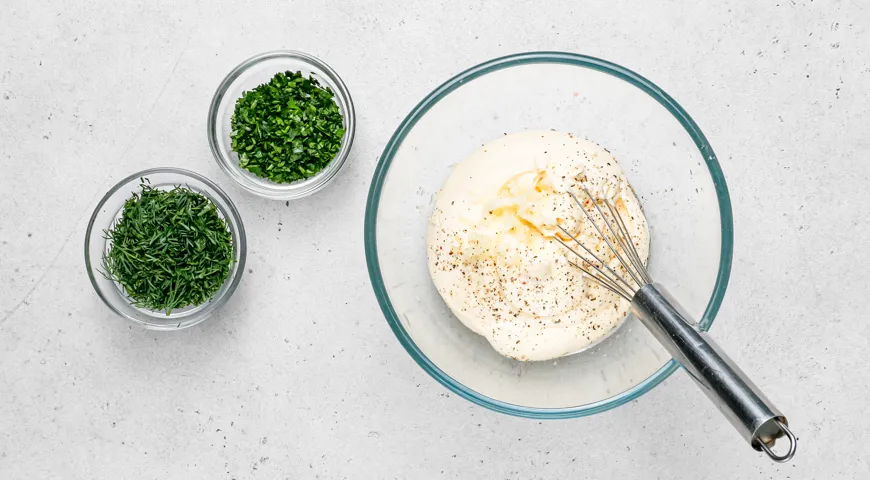 Салат «Грибное лукошко» с опятами и курицей