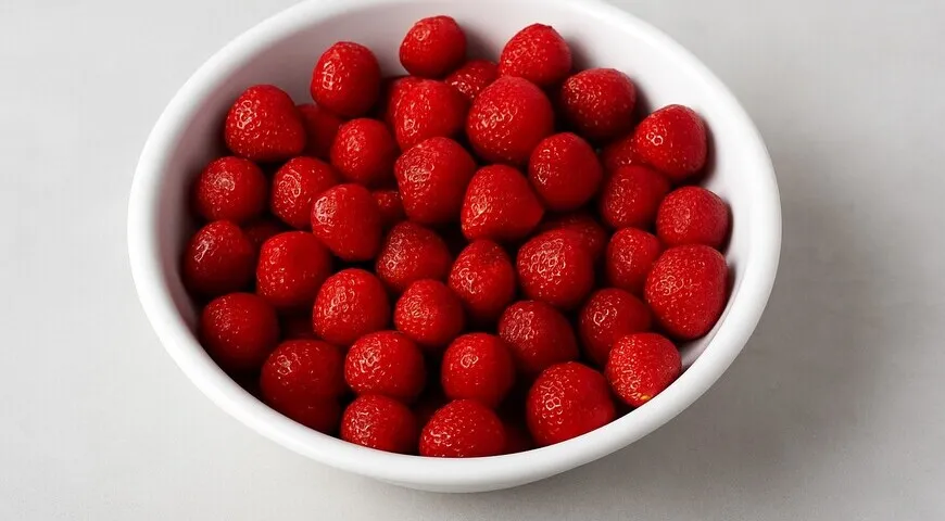 Клубника, перетертая с сахаром на зиму