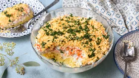 Салат «Мимоза» с копченой курицей