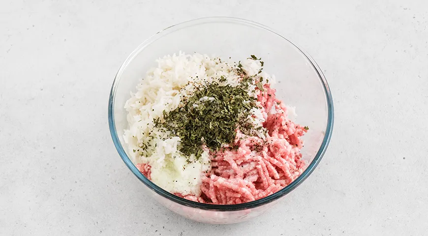 Котлеты из фарша с рисом