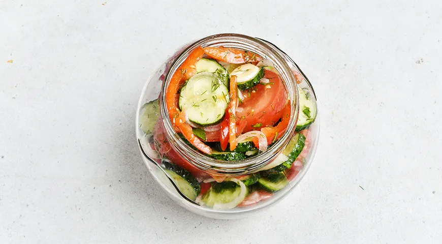 Салат из помидоров, огурцов, болгарского перца и лука (на зиму)