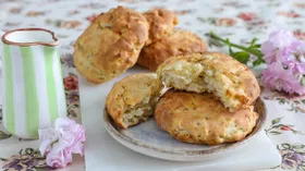 Творожные булочки с яблоками