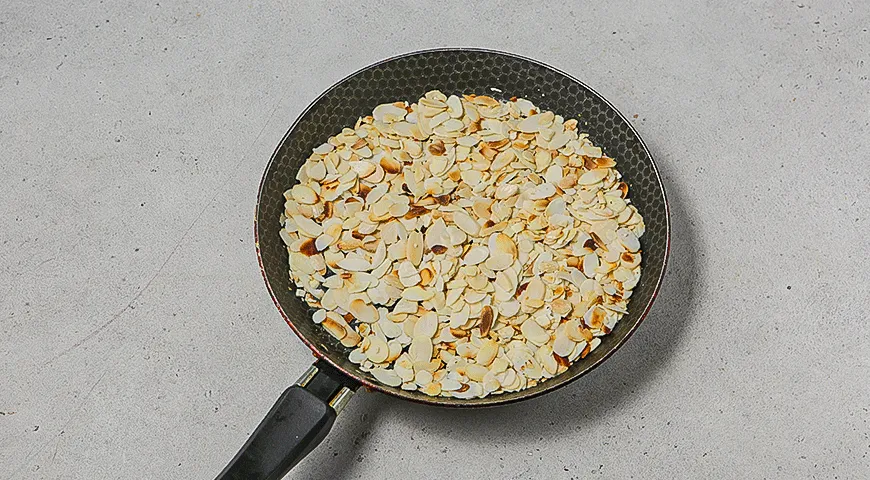 Острая тыква с брынзой и миндалем