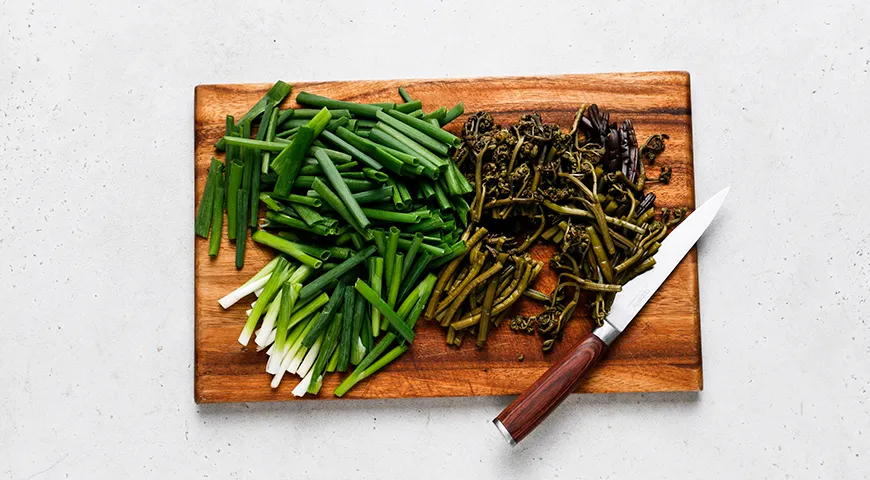 Юккедян – корейский острый суп