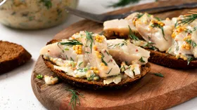 Рецепты с сельдью и сметаной