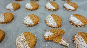 Постное печенье с кунжутом