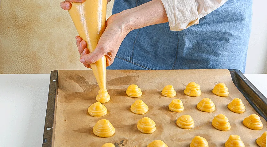 Профитроли с кабачками и грибами
