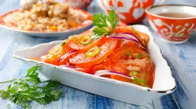 10 лучших салатов к плову: простые рецепты, быстрое приготовление