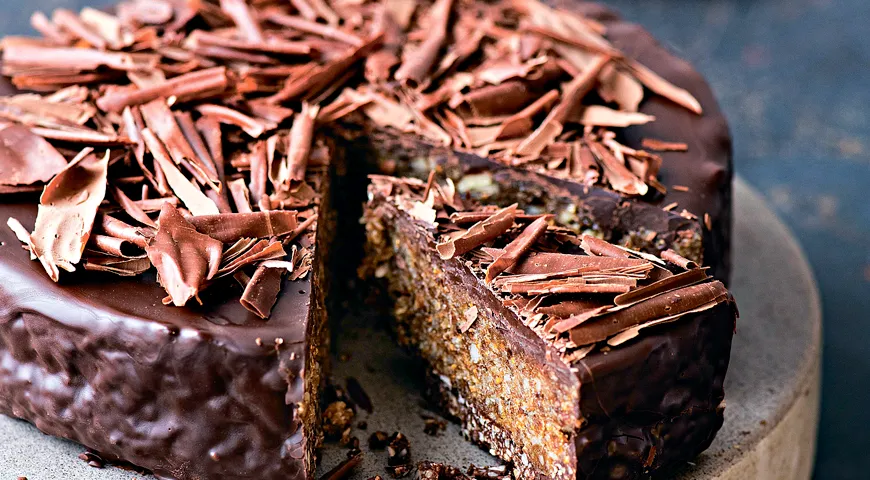 Сыроедческий шоколадный торт