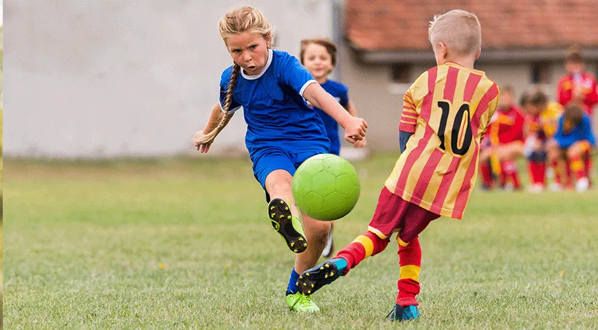 Помимо укрепления здоровья футбол способствует развитию аналитических навыков