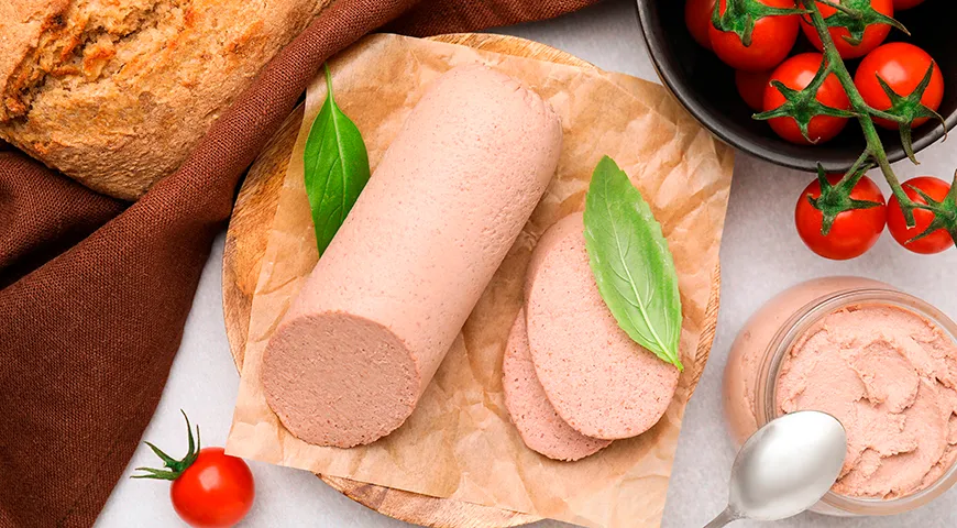 Умеренное потребление ливерной колбасы может способствовать восполнению дефицита железа и витамина B12