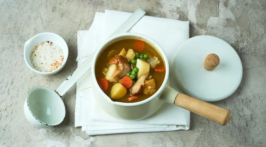 Прентаньер, суп с кореньями и грибами