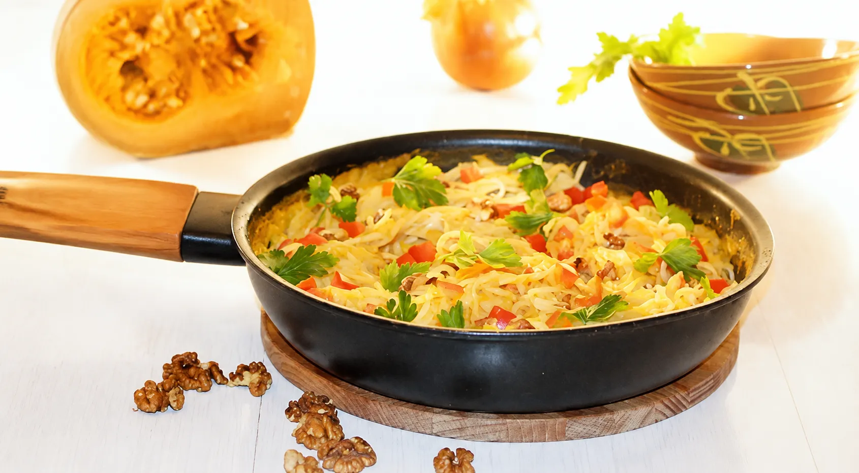 Готовим спагетти с тыквенным соусом и грецкими орехами