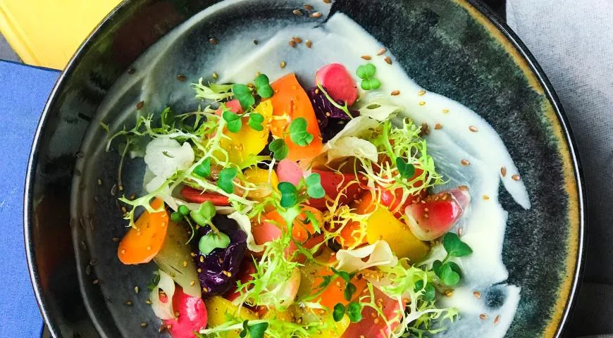 Салат из маринованных овощей 