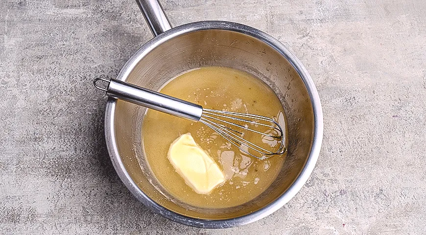 Курица с сухофруктами и оливками