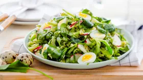 Салат с перепелиными яйцами