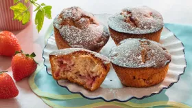 Маффины с клубникой