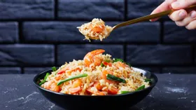 Рис с креветками, рецепты, вариации и что еще добавить к этой паре