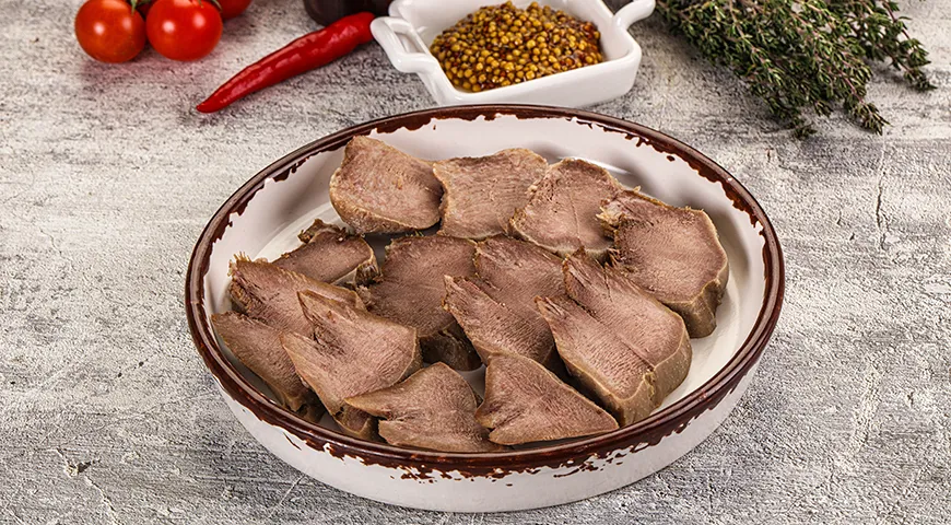 Свиной язык относится к функциональным субпродуктам, обладающим высокой усвояемостью и сбалансированным аминокислотным профилем