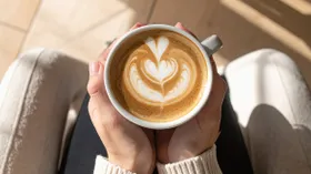 История капучино: как кофе стал мировой классикой и при чем тут монахи