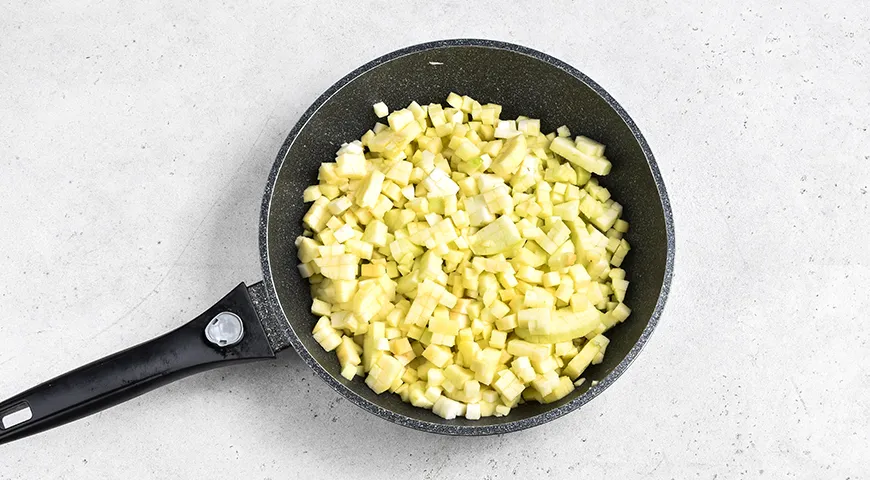 Яблочный пирог по-немецки с орехами