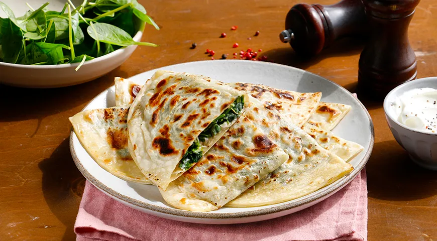 Чайхана топчан ленинградское шоссе. Кутабы калорийность. Кутаб с зеленью в духовке. Лавашаня. Кутабы ламаджо.