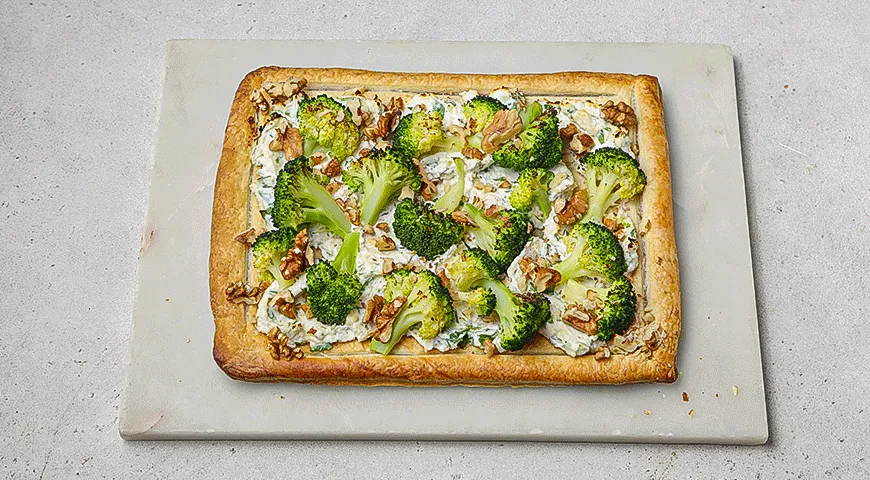 Тарт с брокколи и орехами