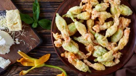 Цветки кабачков в кляре