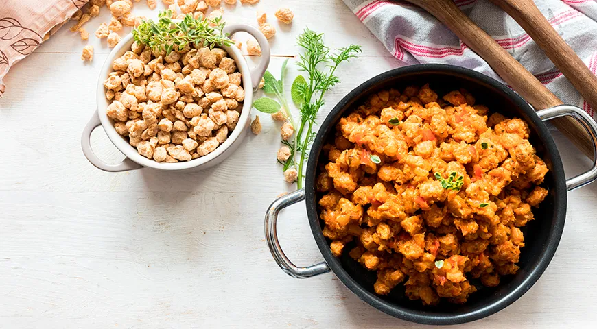 Тушеное соевое мясо