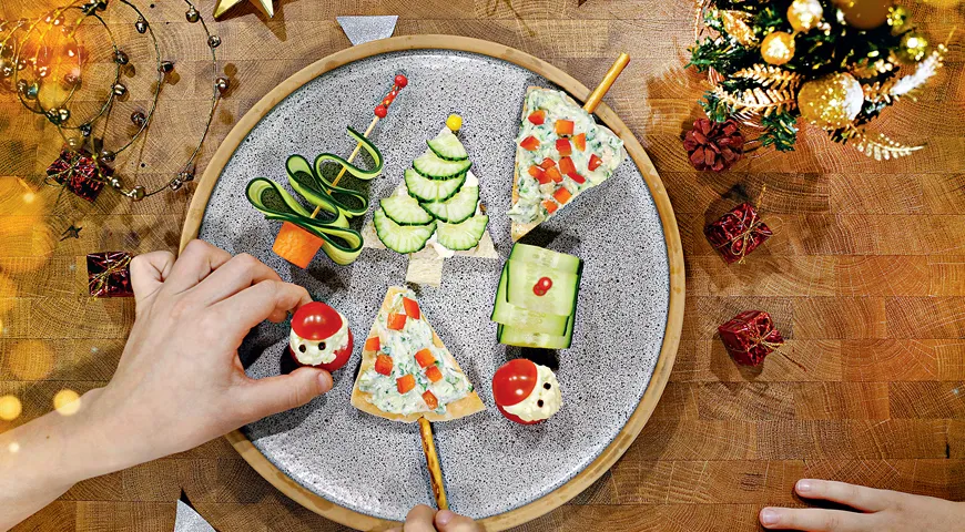 Съедобный Дед Мороз из помидора