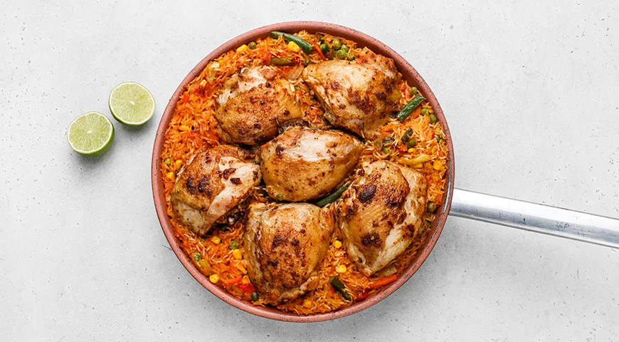 Курица по-мексикански на сковороде