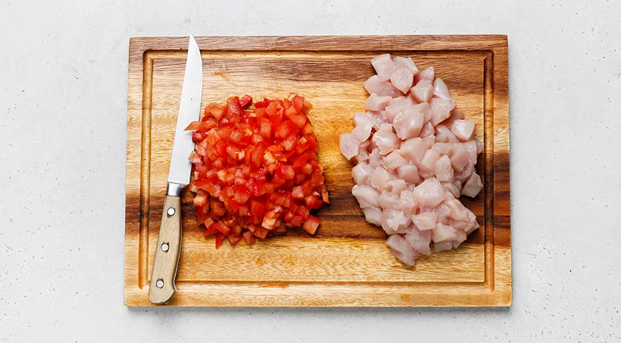 Макароны с курицей и овощами