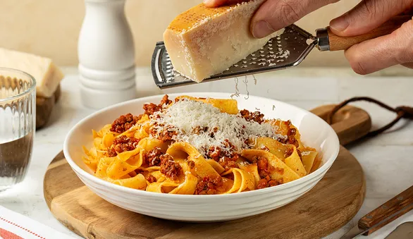 Макароны с сыром: 15 рецептов — от быстрых ужинов до сытных запеканок