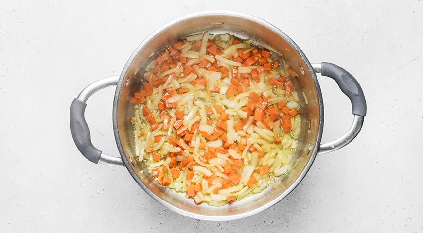 Суп с сайрой и рисом