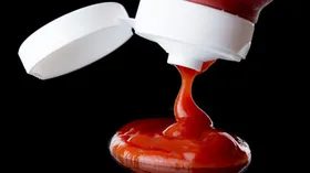 Ученым удалось выдавить последнюю каплю кетчупа