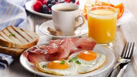 Завтракайте только в это время и быстро похудеете