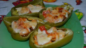 Перцы, фаршированные курицей и овощами