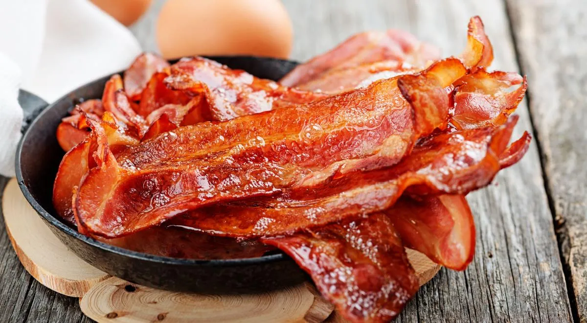 Как на самом деле жарить бекон, проверьте, правильно ли делаете