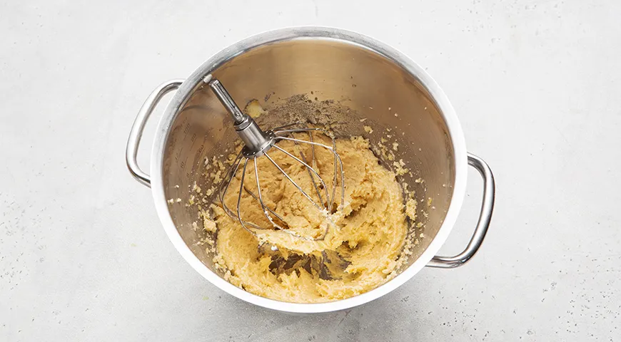 Манник на кефире с яблоками по-домашнему