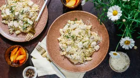 Макароны с курицей в сливочно-сырном соусе