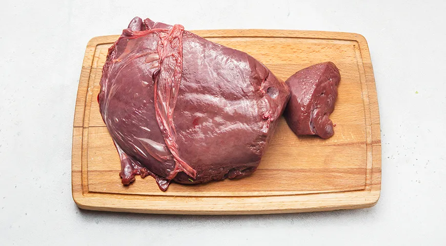 Шашлык из говяжьей печенки на мангале