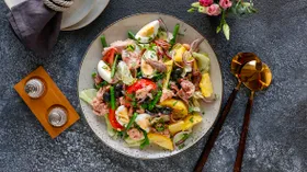 Рецепты с яйцом куриным, салатом и анчоусом