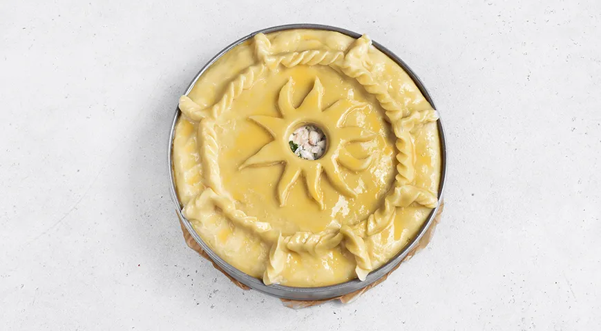 Курник с блинами с курицей и грибами