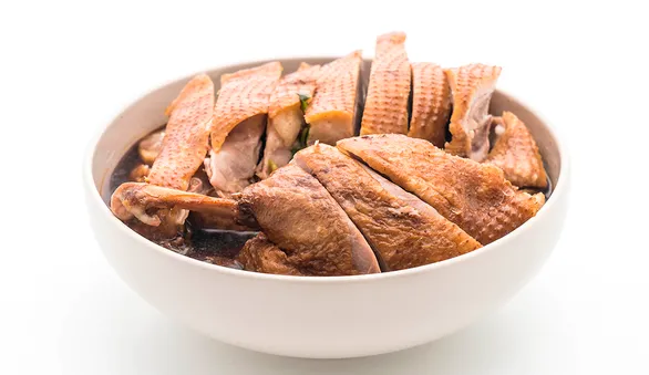 Утка тушеная