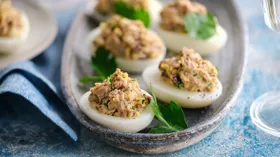 Яйца фаршированные с рыбой