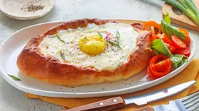 Рецепты с соусами, сыром полутвёрдым и томатами