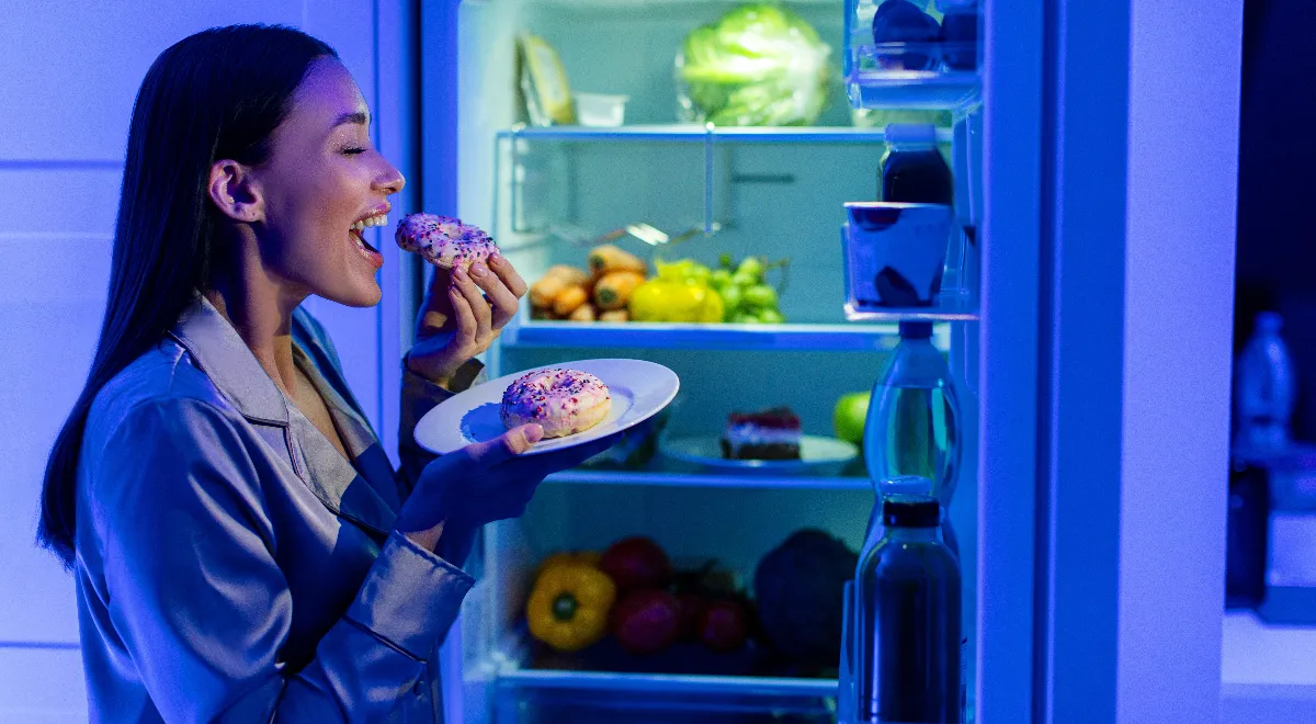 Как обмануть вечерний голод: диетолог назвала десерты, которые не отразятся на фигуре